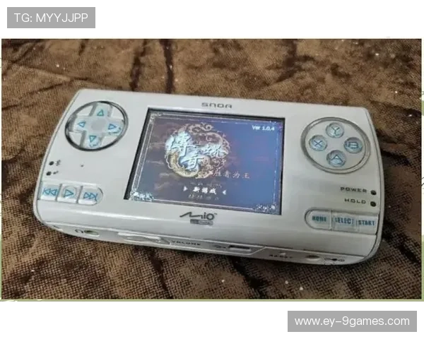 怀旧回忆中的经典之作80后索尼月牙手柄再现游戏黄金时代 怀旧回忆中的经典之作80后索尼月牙手柄再现游戏黄金时代